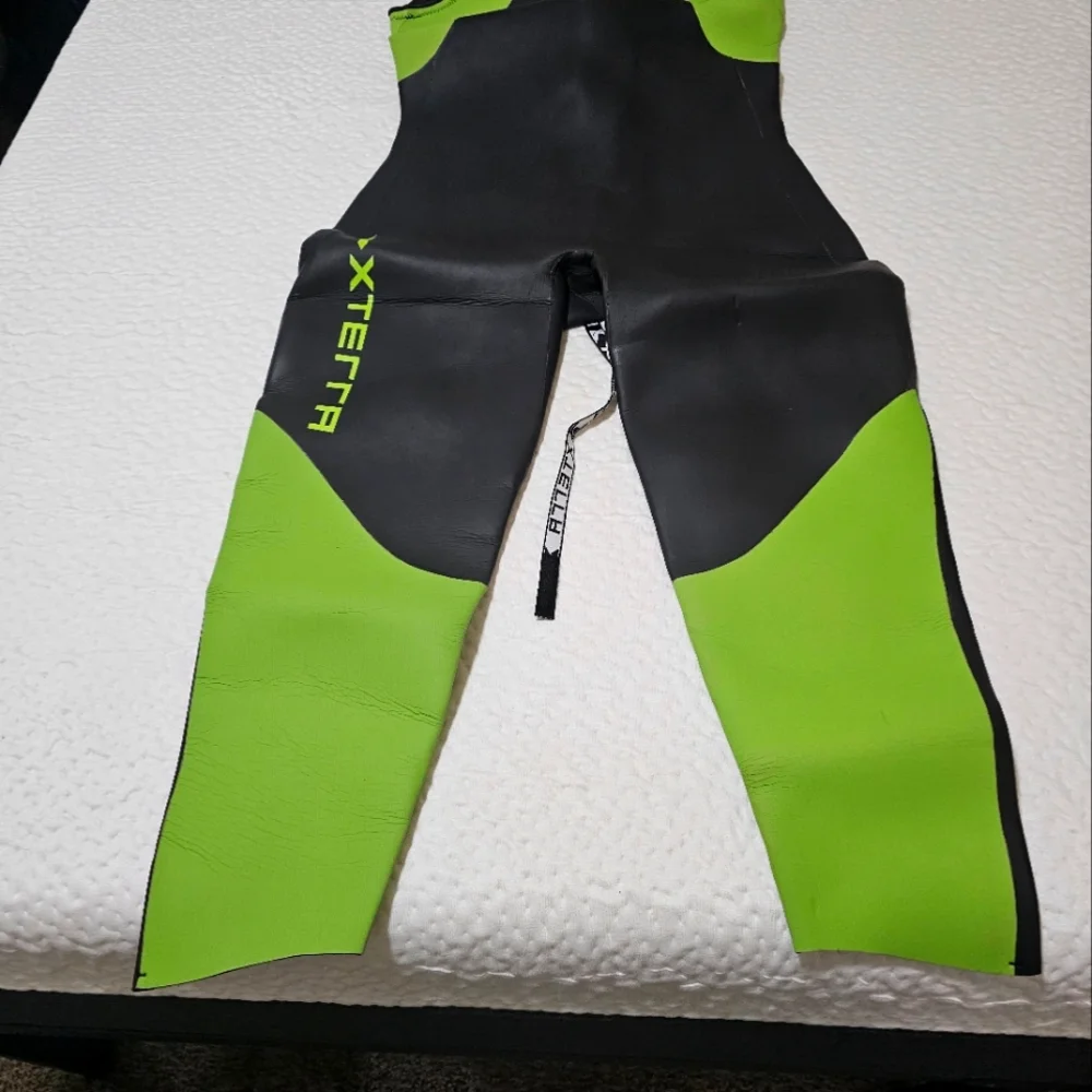 Xterra wetsuit women's XLfor paddleboarding and Triathlons - Picture 2 of 5